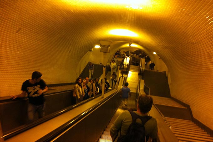 Rolltreppe einer Metrostation
